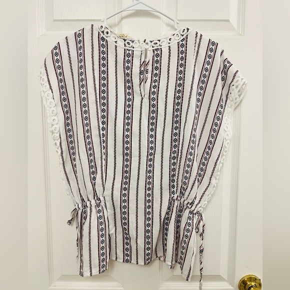 E Hanger M Red Blue Elastic Waist Eyelet Keyhole  Blouse Top Size L - Picture 8 of 8